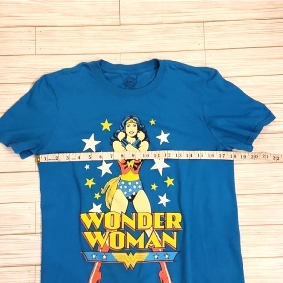 WOMENS Wonder Woman Tee size Small by DC Comics Originals. - Picture 13 of 13
